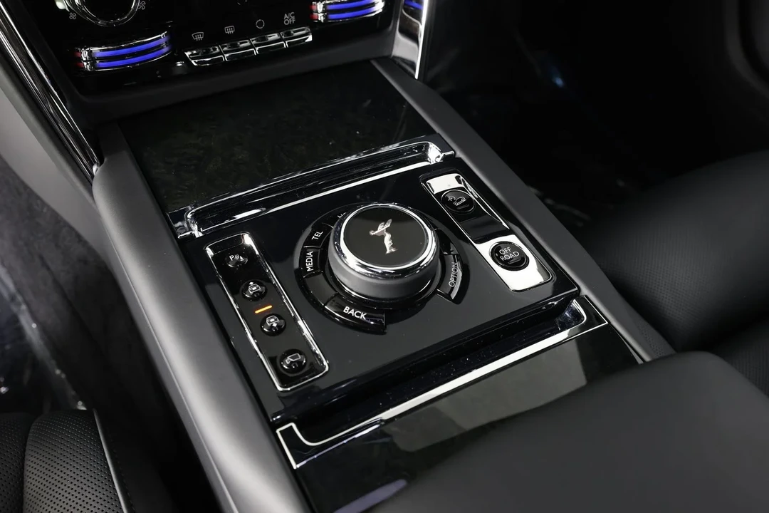 2027 Rolls-Royce Cullinan - Image 17 of 31