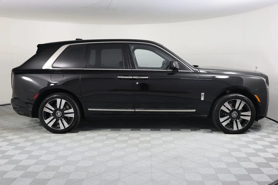 2027 Rolls-Royce Cullinan - Image 7 of 31