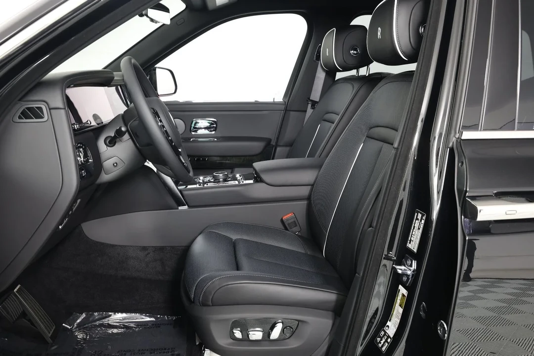 2027 Rolls-Royce Cullinan - Image 4 of 31