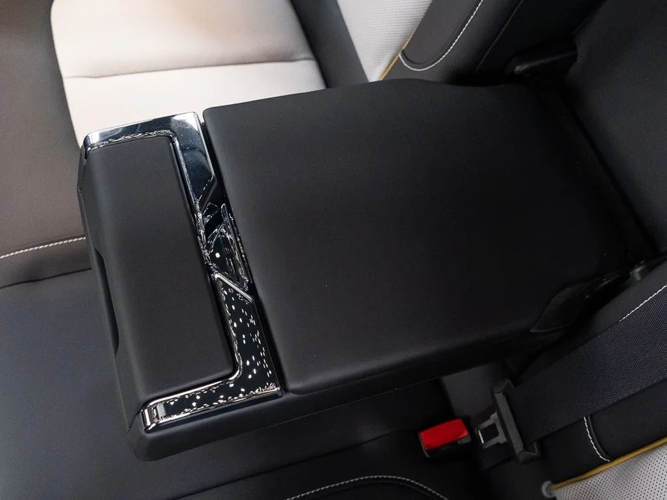 2027 Rolls-Royce Cullinan - Image 28 of 31