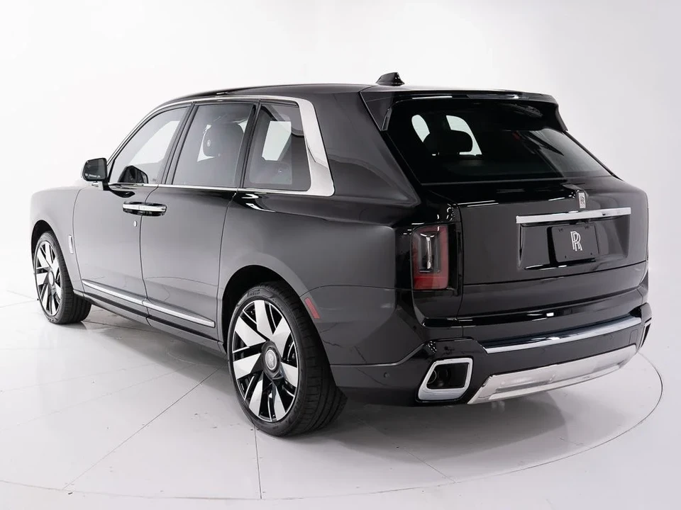 2027 Rolls-Royce Cullinan - Image 3 of 31