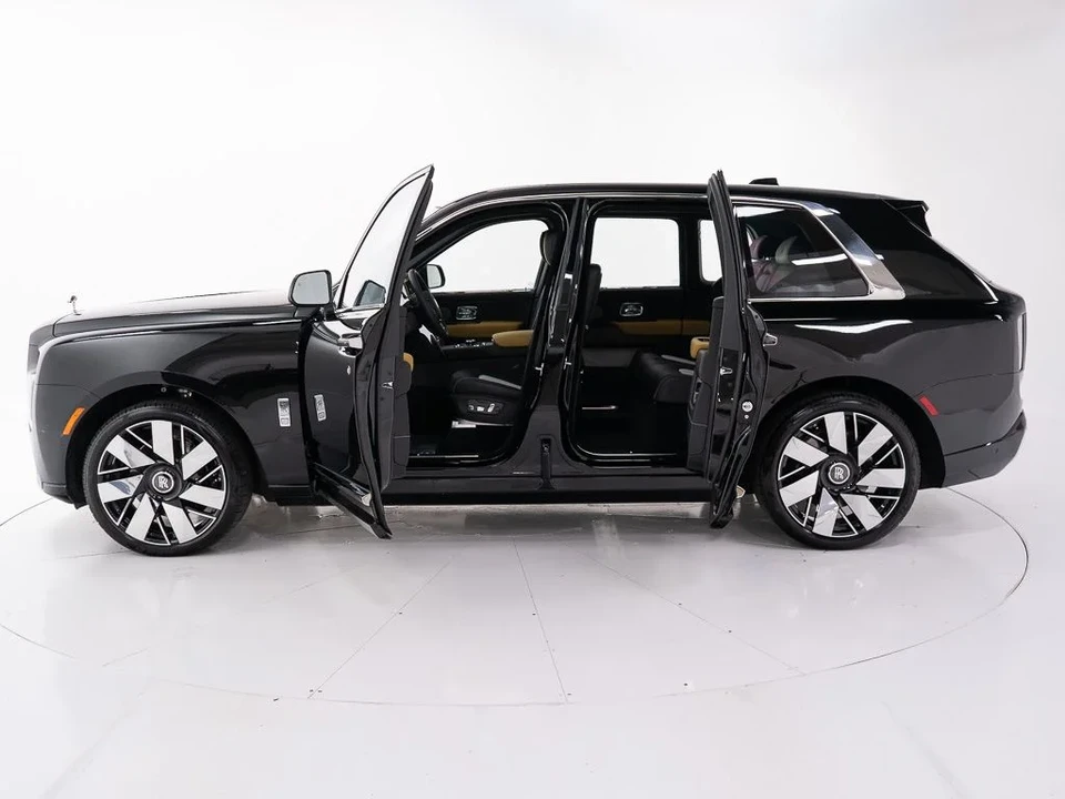 2027 Rolls-Royce Cullinan - Image 9 of 31