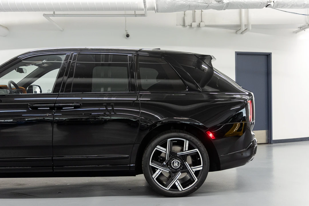 2027 Rolls-Royce Cullinan Black Badge - Image 18 of 31