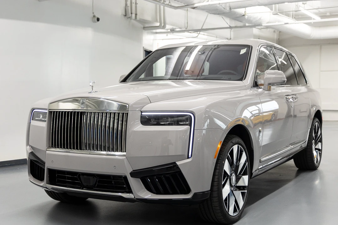 2027 Rolls-Royce Cullinan - Image 2 of 31
