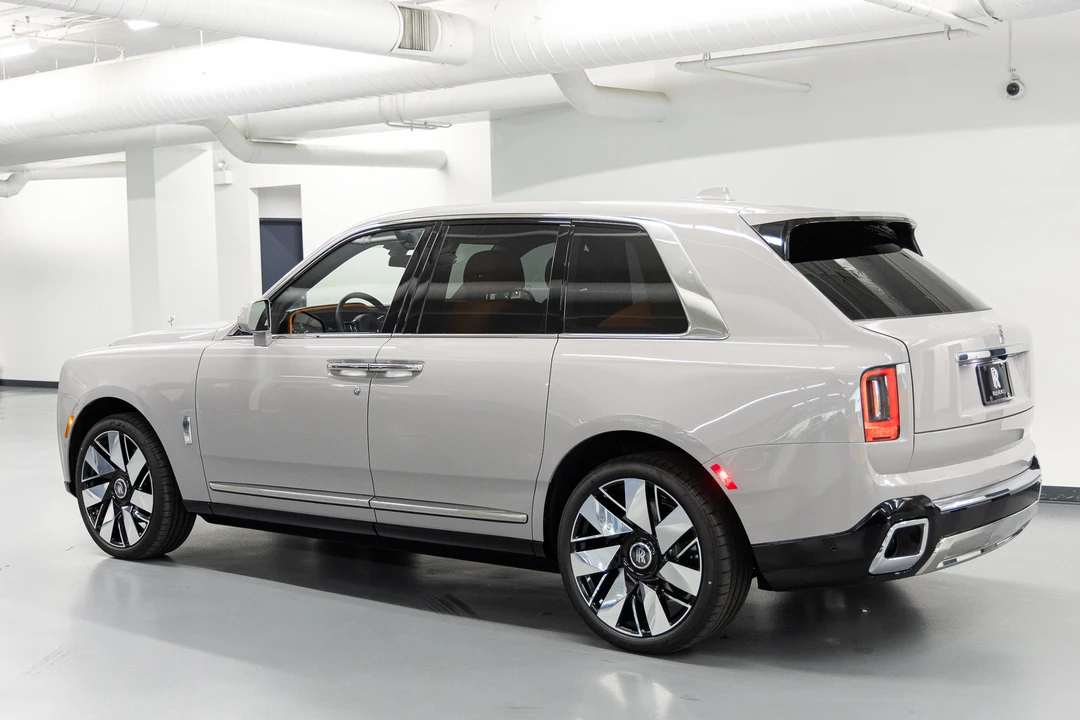 2027 Rolls-Royce Cullinan - Image 4 of 31