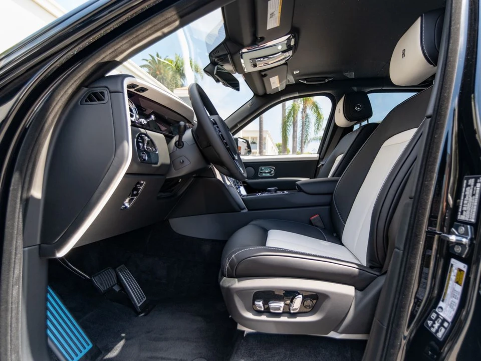 2027 Rolls-Royce Cullinan - Image 24 of 31