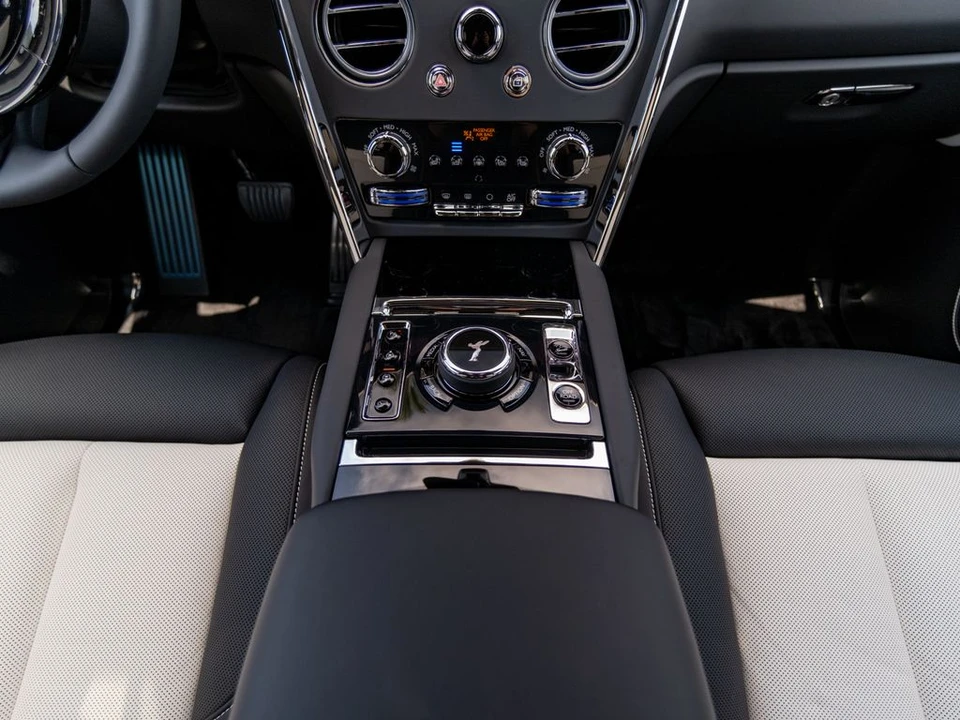 2027 Rolls-Royce Cullinan - Image 18 of 31