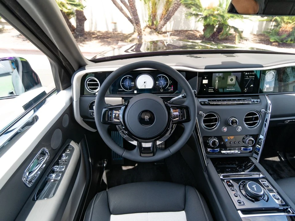 2027 Rolls-Royce Cullinan - Image 17 of 31