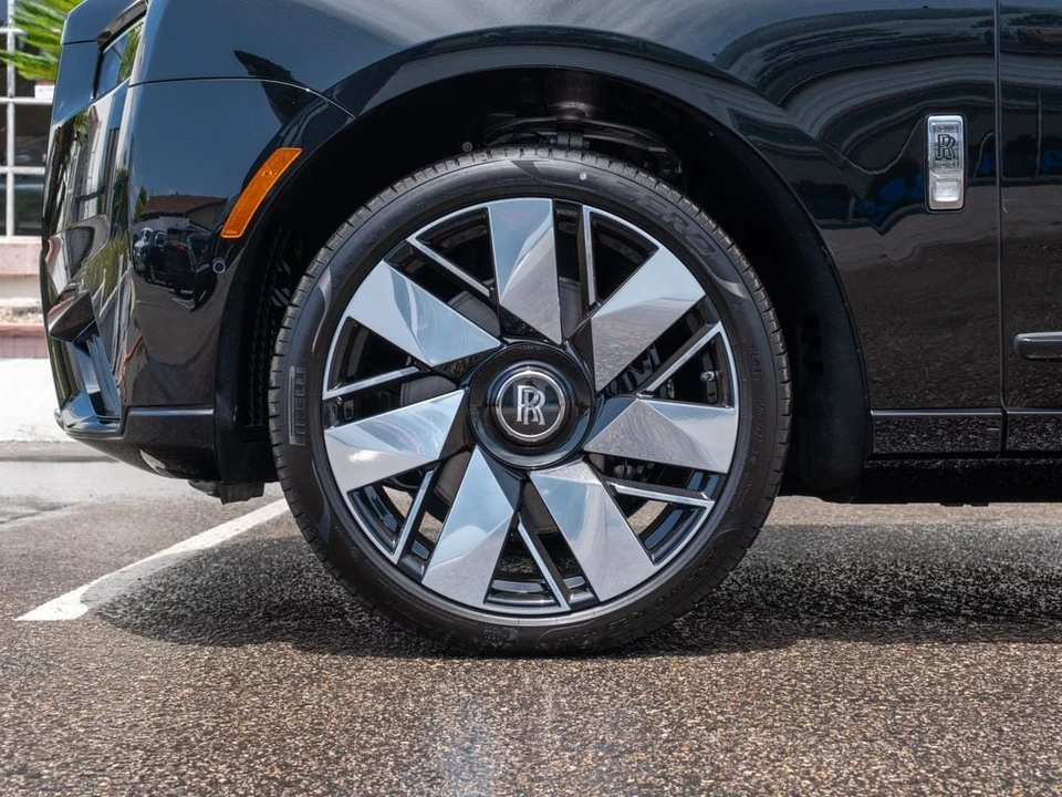 2027 Rolls-Royce Cullinan - Image 12 of 31