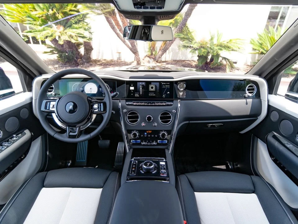 2027 Rolls-Royce Cullinan - Image 4 of 31