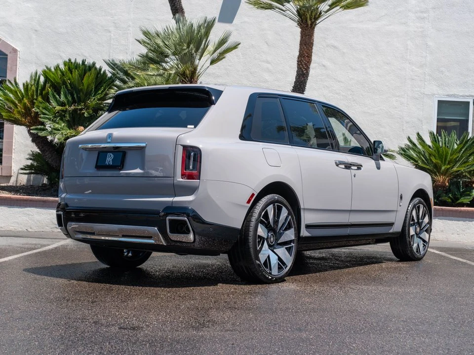 2027 Rolls-Royce Cullinan - Image 2 of 31