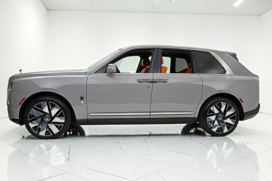 2027 Rolls-Royce Cullinan - Image 3 of 31