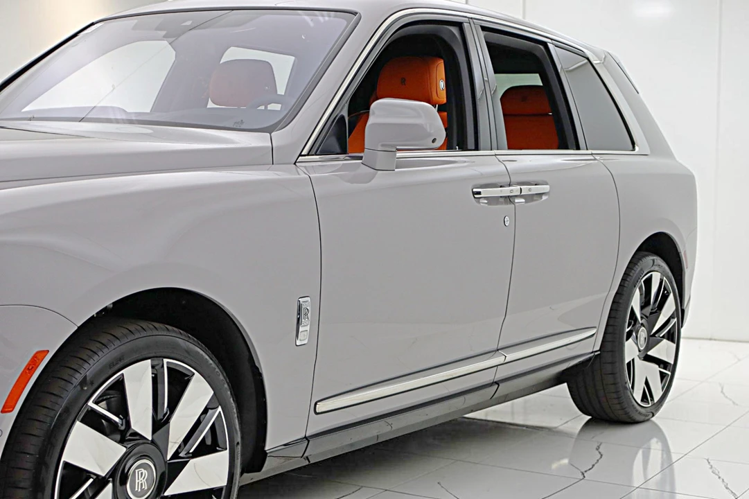 2027 Rolls-Royce Cullinan - Image 2 of 31