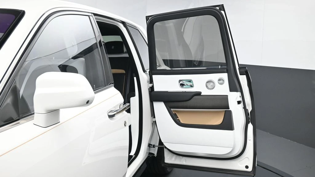 2027 Rolls-Royce Cullinan - Image 11 of 21