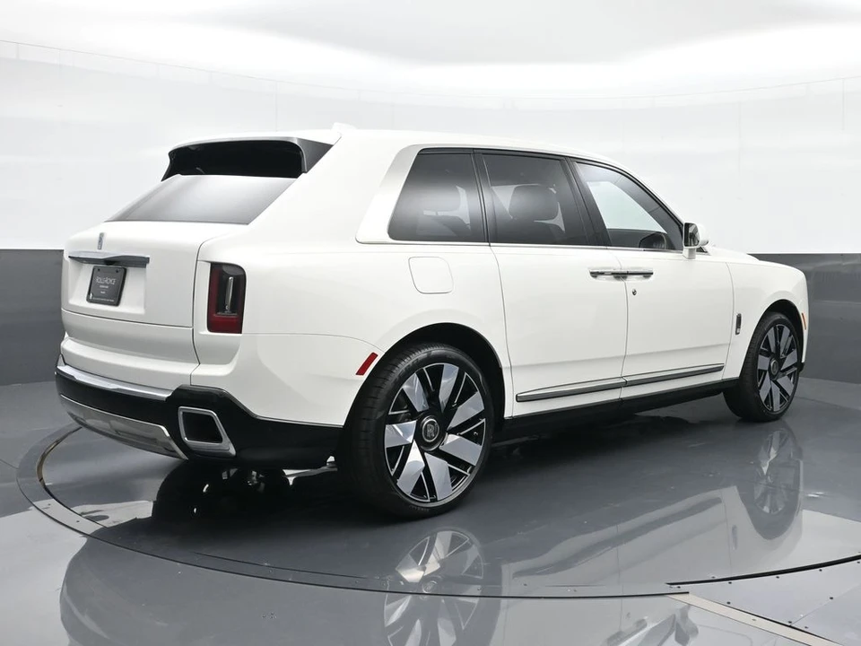 2027 Rolls-Royce Cullinan - Image 2 of 21