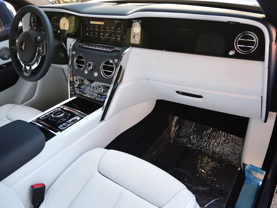 2027 Rolls-Royce Cullinan - Image 17 of 31