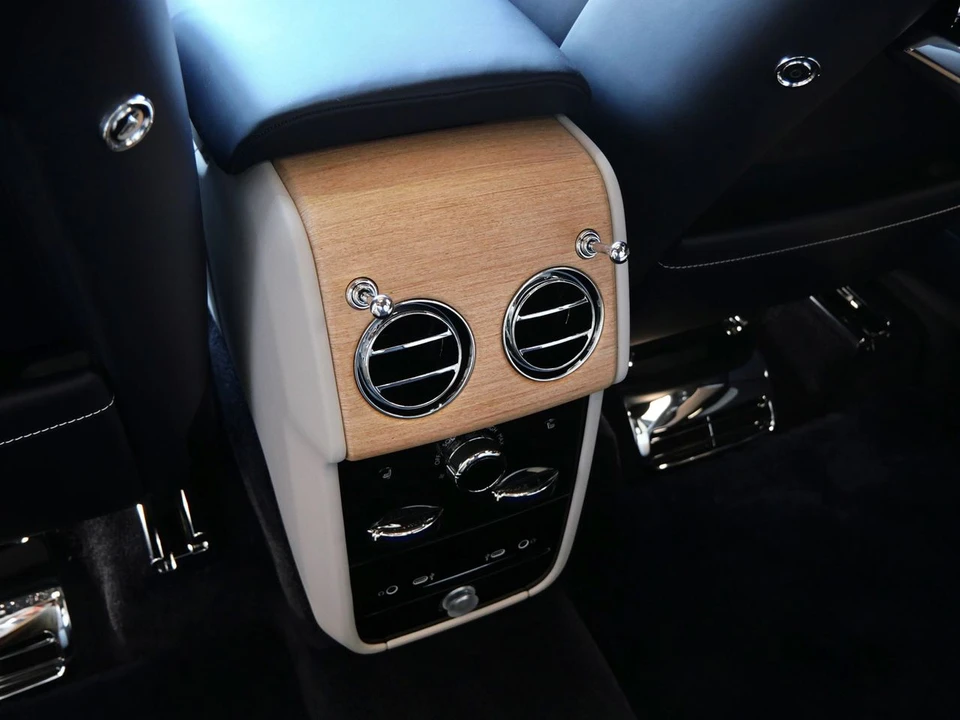 2027 Rolls-Royce Cullinan - Image 31 of 31