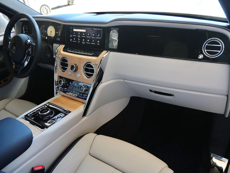 2027 Rolls-Royce Cullinan - Image 18 of 31