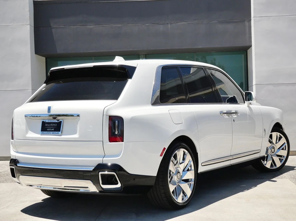 2027 Rolls-Royce Cullinan - Image 2 of 31