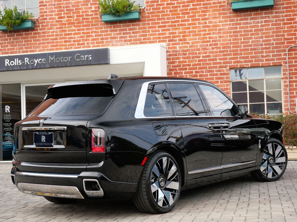 2027 Rolls-Royce Cullinan - Image 2 of 31