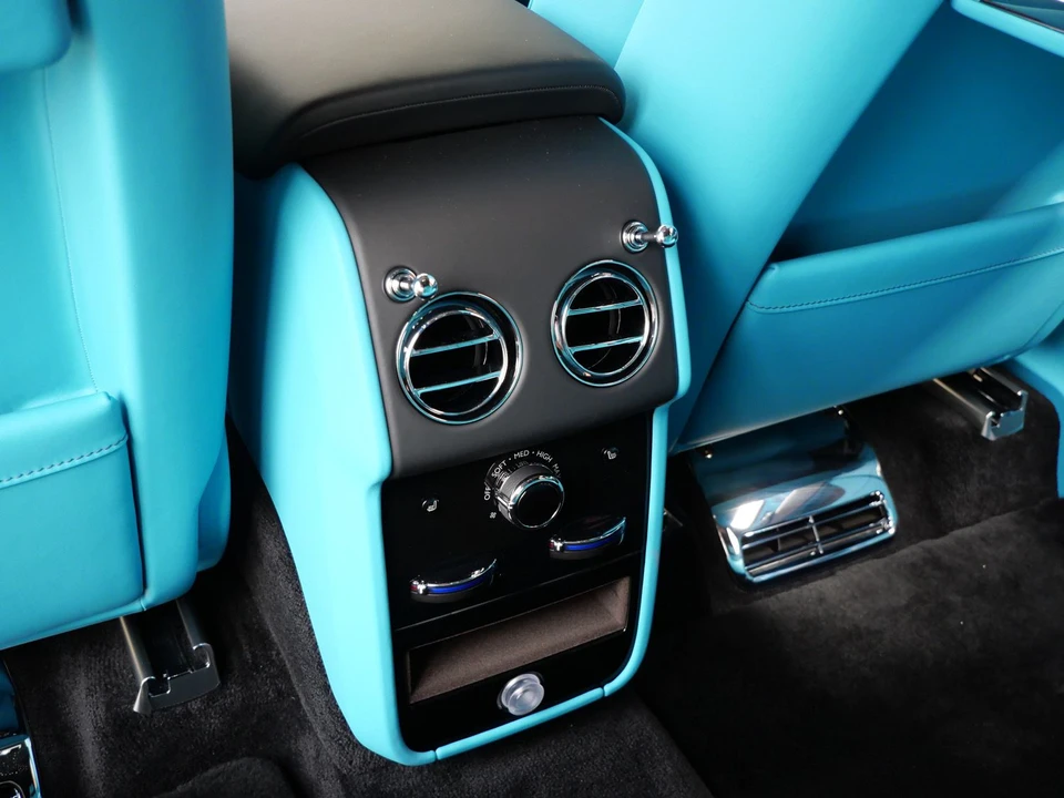 2027 Rolls-Royce Cullinan - Image 28 of 31