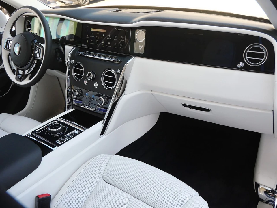 2027 Rolls-Royce Cullinan - Image 18 of 31