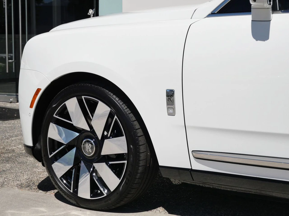 2027 Rolls-Royce Cullinan - Image 13 of 31