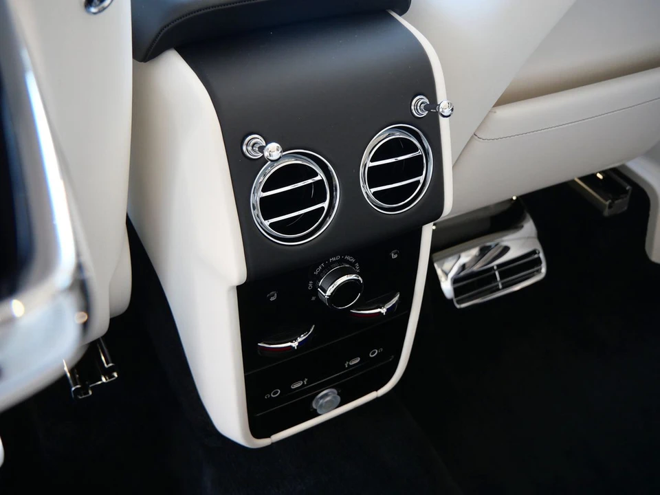 2027 Rolls-Royce Cullinan - Image 26 of 31