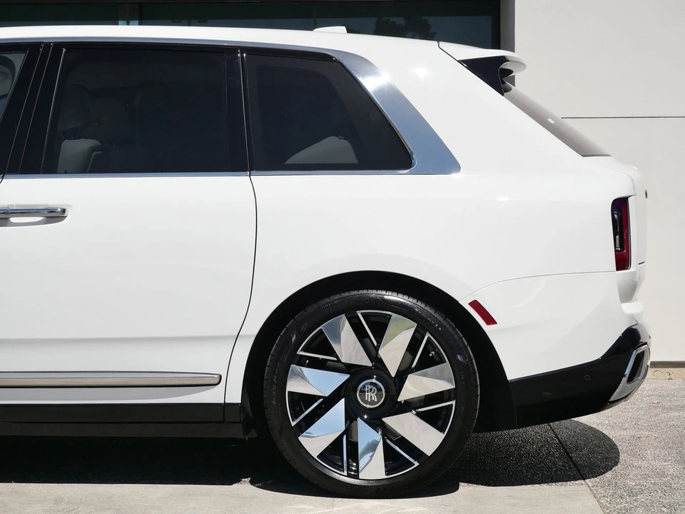 2027 Rolls-Royce Cullinan - Image 21 of 31