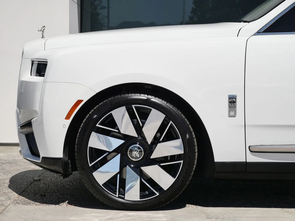 2027 Rolls-Royce Cullinan - Image 12 of 31