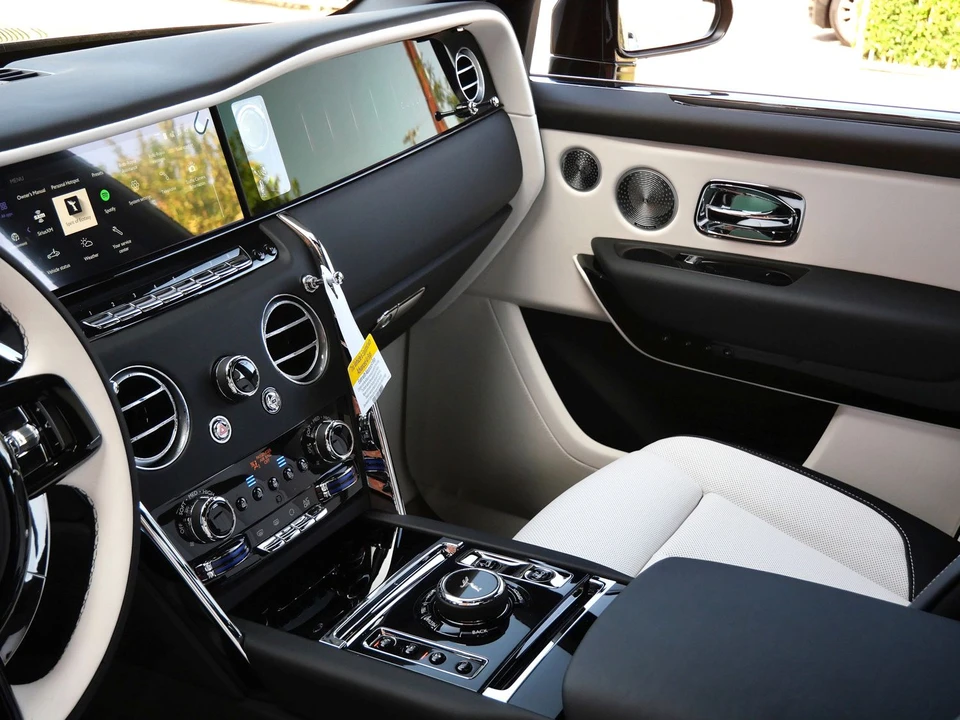 2027 Rolls-Royce Cullinan - Image 25 of 31