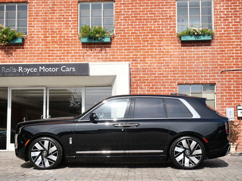 2027 Rolls-Royce Cullinan - Image 3 of 31