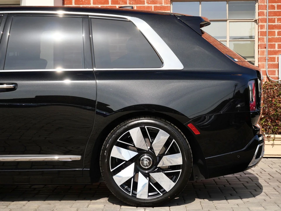 2027 Rolls-Royce Cullinan - Image 23 of 31