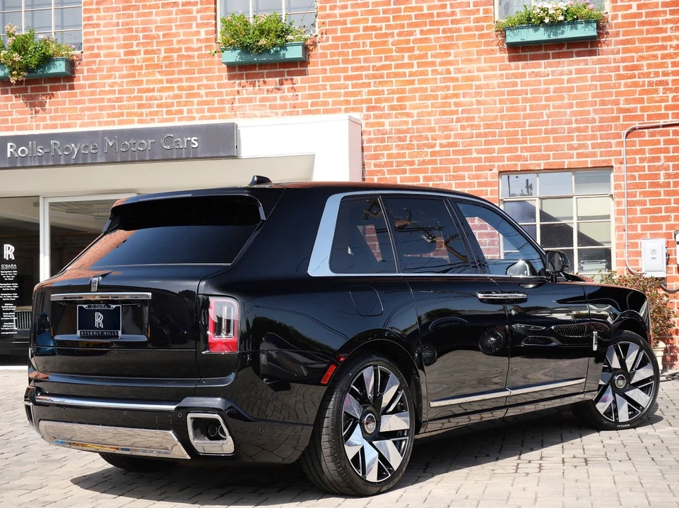 2027 Rolls-Royce Cullinan - Image 2 of 31