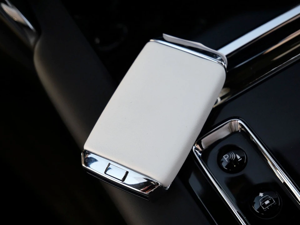 2027 Rolls-Royce Cullinan - Image 15 of 31