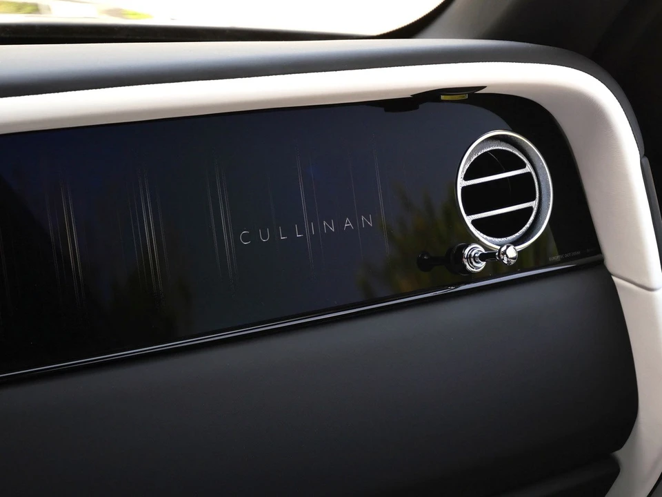 2027 Rolls-Royce Cullinan - Image 30 of 31