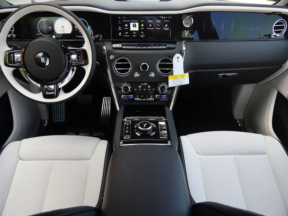 2027 Rolls-Royce Cullinan - Image 4 of 31