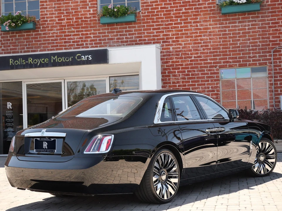 2027 Rolls-Royce Ghost 2nd Gen - Image 2 of 31