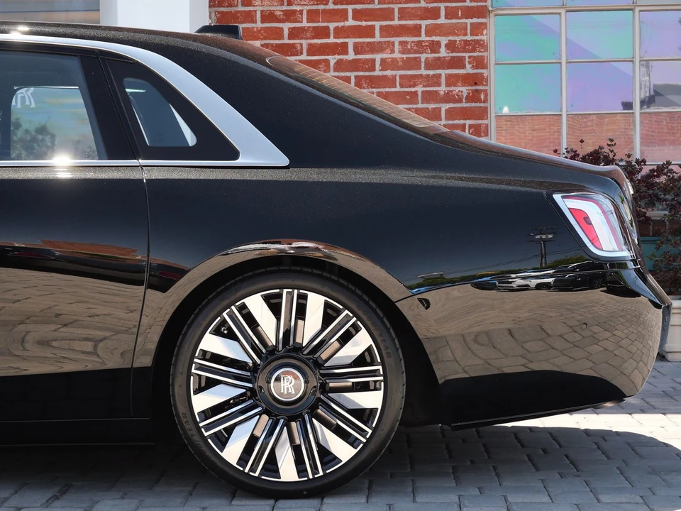 2027 Rolls-Royce Ghost 2nd Gen - Image 22 of 31