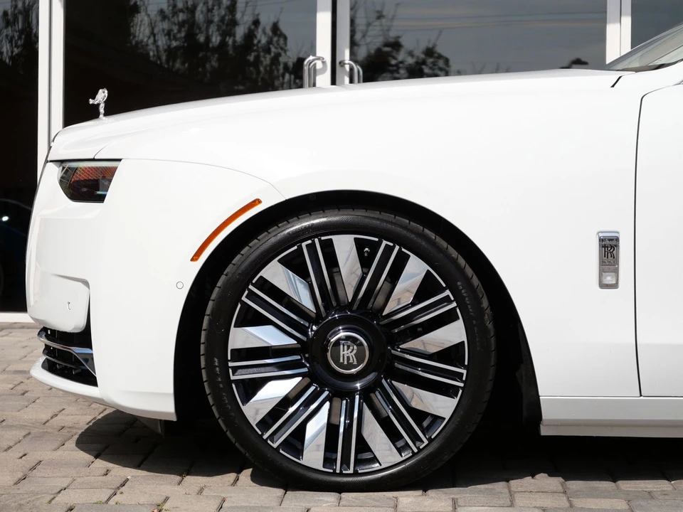 2027 Rolls-Royce Ghost 2nd Gen - Image 12 of 31