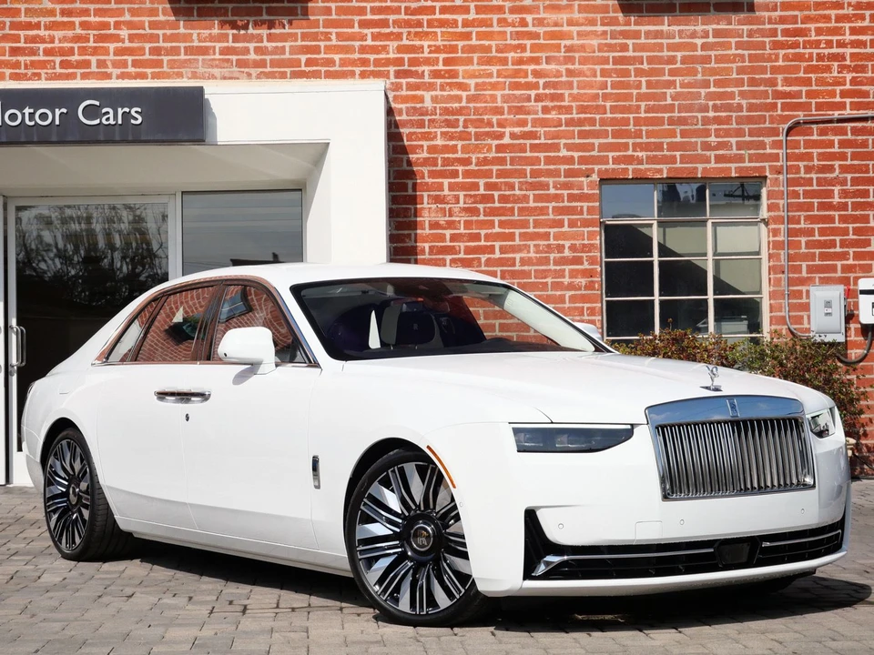2027 Rolls-Royce Ghost 2nd Gen - Image 19 of 31