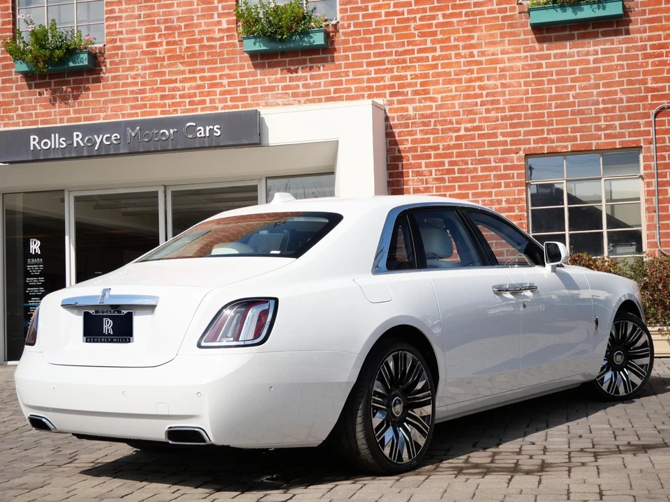 2027 Rolls-Royce Ghost 2nd Gen - Image 2 of 31