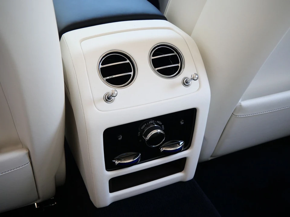 2027 Rolls-Royce Ghost 2nd Gen - Image 29 of 31