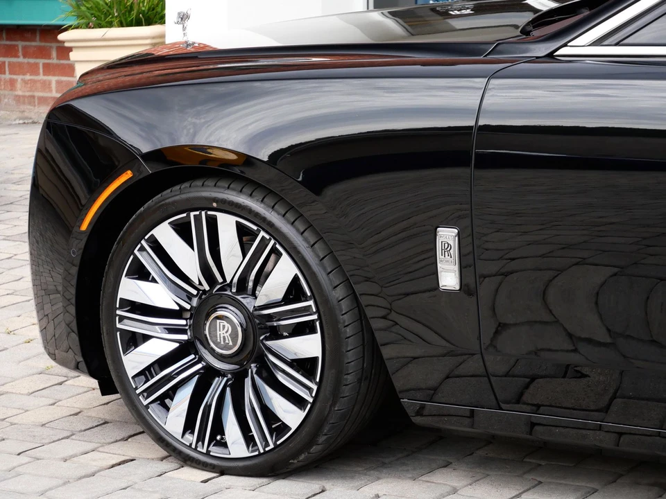 2027 Rolls-Royce Ghost 2nd Gen - Image 13 of 31