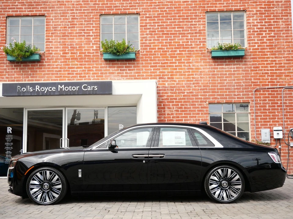 2027 Rolls-Royce Ghost 2nd Gen - Image 3 of 31