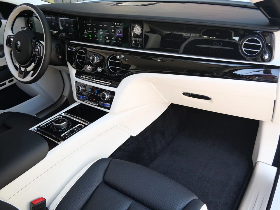 2027 Rolls-Royce Ghost 2nd Gen - Image 18 of 31