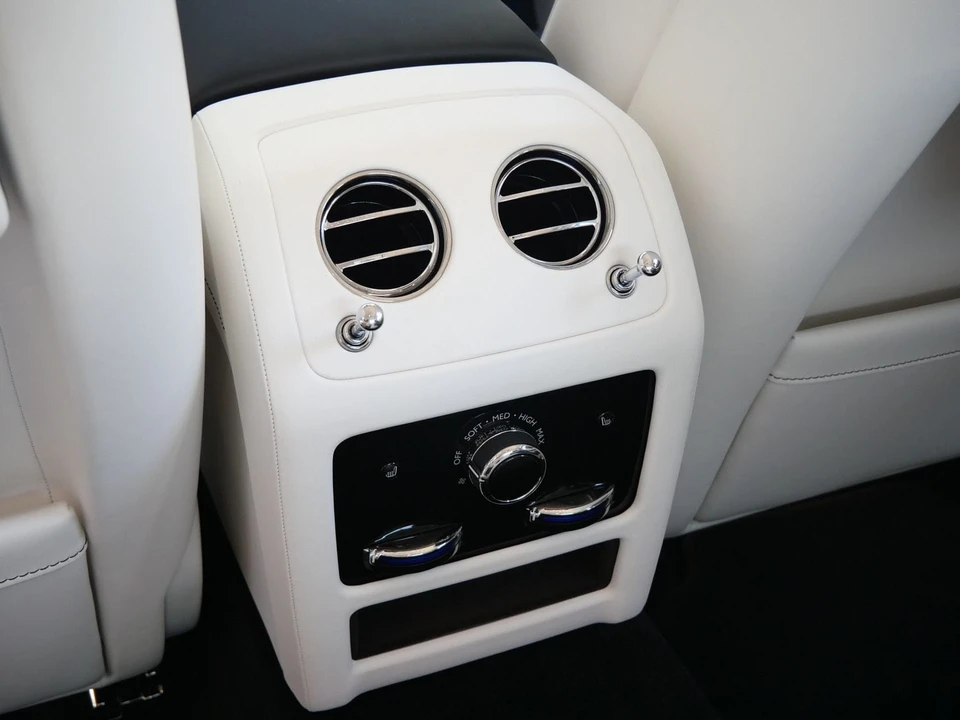 2027 Rolls-Royce Ghost 2nd Gen - Image 29 of 31