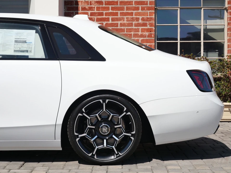 2027 Rolls-Royce Ghost 2nd Gen - Image 22 of 31