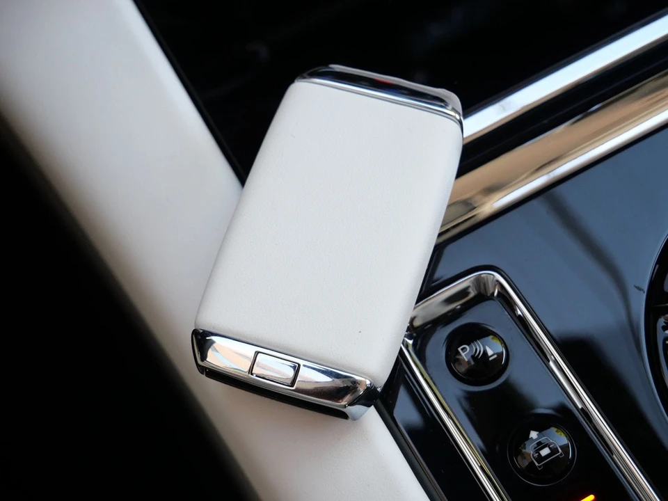 2027 Rolls-Royce Ghost 2nd Gen - Image 15 of 31