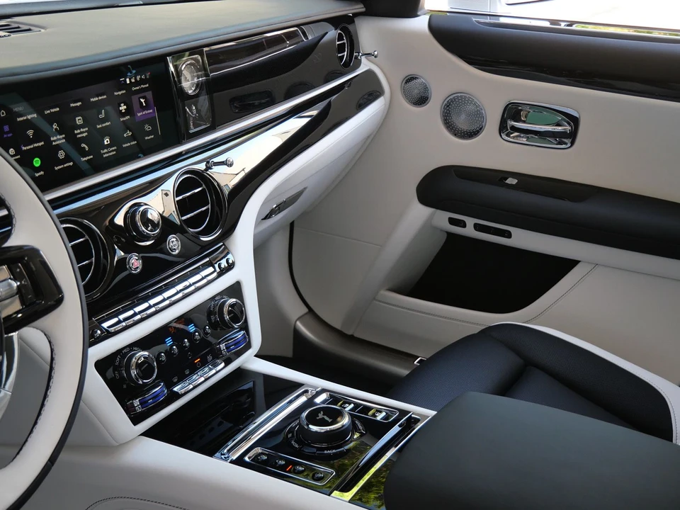 2027 Rolls-Royce Ghost 2nd Gen - Image 24 of 31